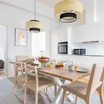 Step-free For 8 People Near Amager דירה