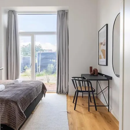 Step-free For 8 People Near Amager *