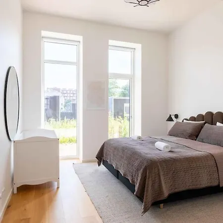 Step-free For 8 People Near Amager