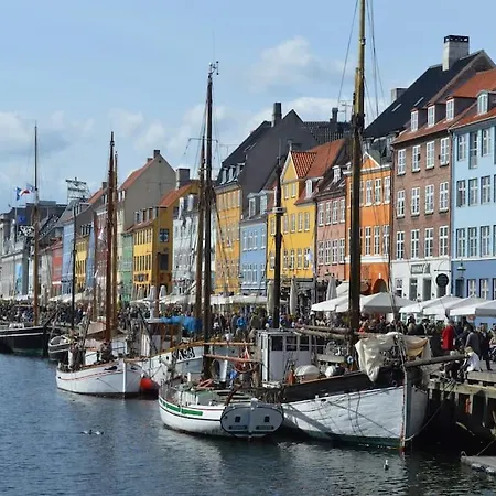 Step-free For 8 People Near Amager アパート *