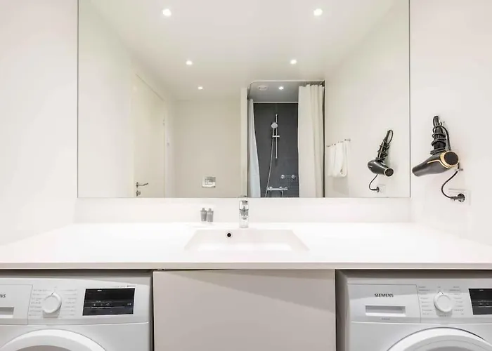 Step-free For 8 People Near Amager *