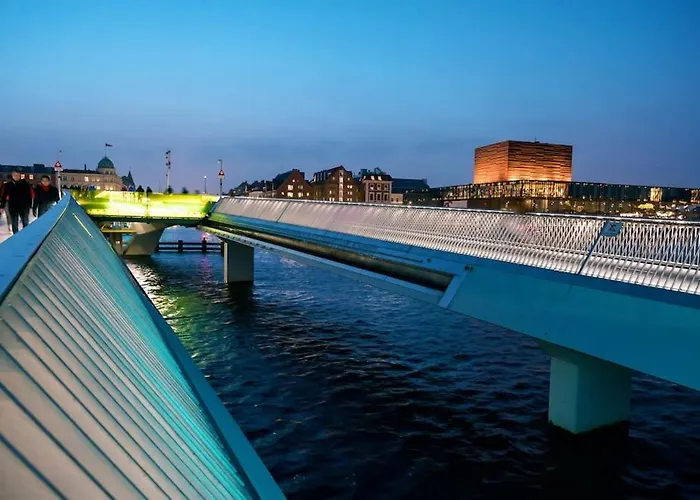 Step-free For 8 People Near Amager *